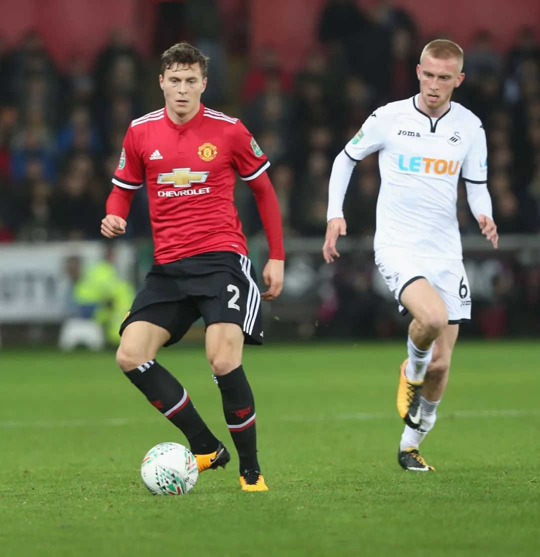 意甲第11輪維羅納2-1尤文圖斯 小西蒙尼梅開二度麥肯尼破門難救主.